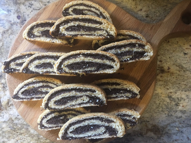 Hungarian walnuts/poppy seeds roll - The Baigli